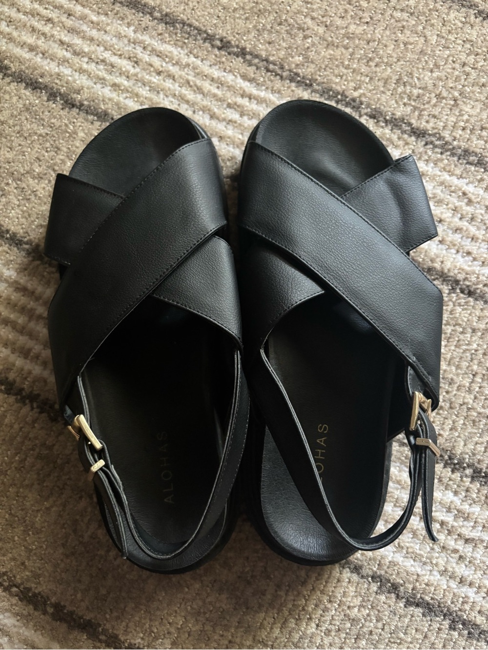 ALOHAS leather sandals